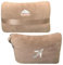 BlueHills Reisedecke-Kissen in Mini-Softhülle, Premium-Plüsch-Flugzeugdecke in weicher Tasche, Kompaktpack mit Gepäckgürtel und Rucksack-Clip, Beige M06