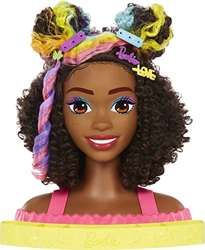 Barbie HMD79 - Barbie-Puppe Deluxe Styling-Kopf, Barbie Totally Hair, lockige braune Neon-Regenbogen-Haare, Puppenkopf für Haar-Styling, Color Reveal-Zubehörteile, ab 3 Jahren