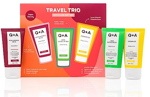 Q+A Set Regalo da Viaggio per la Cura del Corpo, contenente un Detergente Corpo all'Acido Ialuronico, uno Scrub Corpo Esfoliante con AHA e una Lozione Corpo alla Ceramide, ciascun prodotto da 50ml
