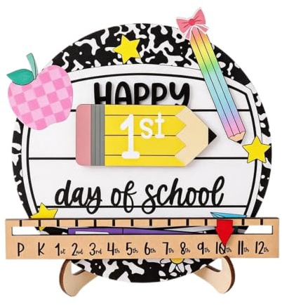 First Day of School Sign – Wooden Milestone Board, Erasable Keepsake | Skolminneskort – återanvändbar fotoskylt för förskolelever | Träskärm, skrivbara ytor för klassrumsprop