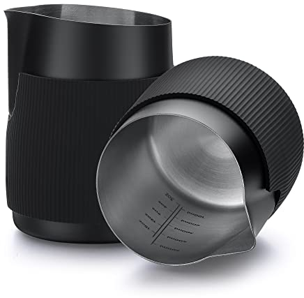 Normcore Pichet à lait sans poignée – Pichet vapeur expresso avec bec rond – Pichet à mousse de lait en acier inoxydable 18/8, noir antiadhésif – Pichet à mousser pour café latte – 600 ml