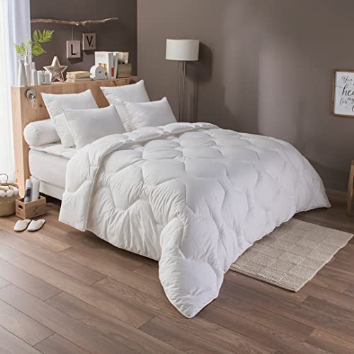 DODO - Couette 4 Saisons Protection Active 140x200 cm - 2 Couettes Incluses - pour Lit 2 Personnes - Anti-Acariens Proneem Végétal - 50% Coton, 50% Polyester - Garnissage Synthétique - Lavable à 40°C