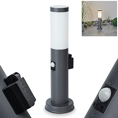 Außenwegeleuchte Sessa mit Bewegungsmelder u. Steckdose, moderne Sockelleuchte aus Metall/Kunststoff in Anthrazit/Weiß, Wegeleuchte 45,5 cm, Gartenlampe E27, Gartenbeleuchtung IP44, ohne Leuchtmittel