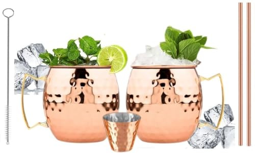 BOLD & DIVINE Juego de 2 tazas chapadas en cobre de Moscow Mule, vasos martillados de 18 onzas con forro de acero inoxidable 304 y asas de latón dorado, pajitas de cobre, vaso de chupito y cepillo de