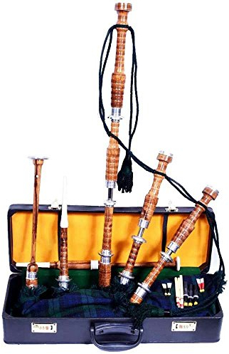 Schottischer Dudelsack aus Rosenholz, naturfarben mit einfachen, silbernen Beschlägen, Lehrbuch (evtl. nicht in deutscher Sprache), Drohne, Schilfrohr.