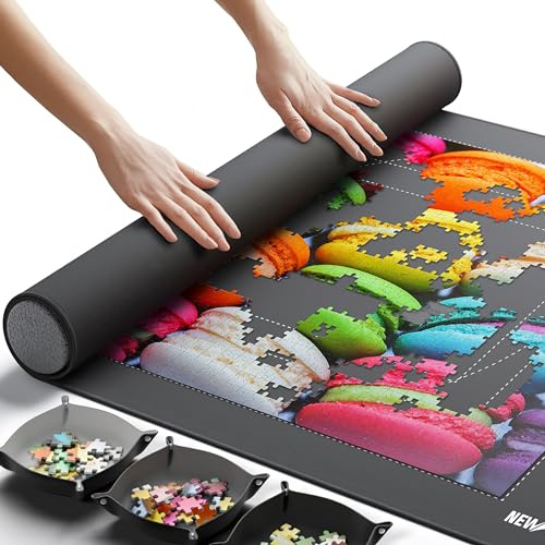 Newverest Tapis de Puzzle Enroulable Original 60 x 100 cm – Jusqu’à 1000 Pièces | Tapis antidérapant avec Surface Lisse + 3 Plateaux de tri & Sac de Rangement Portable Voyage