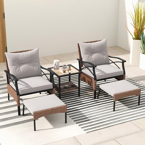 GIANTEX Set da Giardino in Rattan per 2 Persone, Composto da 2 Poltrone con Sgabello e Cuscini Imbottiti, Mobili Compatti Ideali per Balcone e Terrazzo