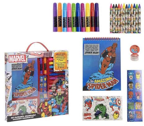 Marvel brevpapper färgset innehåller 1 målarbok, 1 stämpel, 2 klistermärkessidor, 10 färgmarkörer, 12 vaxkritor