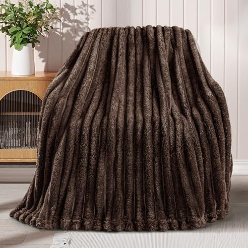 Exclusivo Mezcla Fleece Throw Blanket for Couch, Super Soft Striped Jacquard Bed Blanket, Lightweight Fuzzy Cozy for All Seasons, 127x152 CM, Coffee