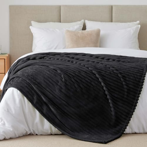 BEDELITE Kuscheldecke Flauschig Decke Groß - weiche Flanell Decken Schwarz 220x240 für Bett, Deko Streifen Cord Fleecedecke als Tagesdecke für Schlafzimmer, XXL Blanket Wide Use