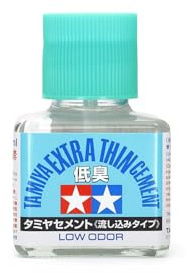 Tamiya Extra Thin Cement, Colla Extra Fluida a Basso Odore per Modellismo, 40ml, con Pennello Integrato, per Stirene e ABS