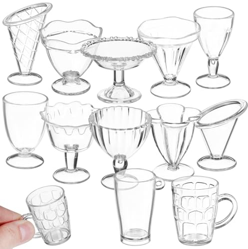 Gadpiparty Lot de 12 mini gobelets transparents pour maison de poupée - Verres à vin miniatures - Ustensiles de cuisine - Vaisselle de maison de poupée - Petits verres à boire - Modèle de bricolage