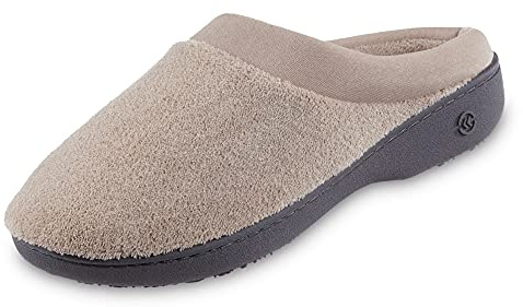 isotoner Zapatilla acolchada de rizo y satén para mujer con espuma viscoelástica para interiores/exteriores y cómodas sandalias planas, Piedra, 36.5/37 EU
