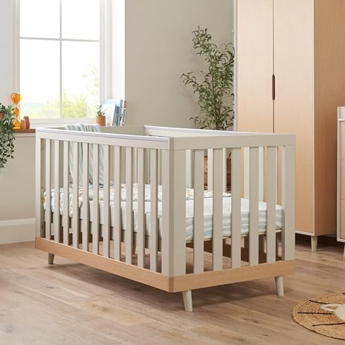 Tutti Bambini Hygge Baby Cot Bed - 3-in-1 Baby Crib, Toddler Bed & Day Bed, Convertible Baby Bed, Adjustable Mattress Height, From Birth to 4+ Years Cot Beds, Light Oak/White Sand (140 × 70 cm)