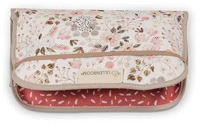 ULLENBOOM ® Windeltasche für unterwegs Rosa Blüten (Made in EU) - Wickeltasche für bis zu 3 Windeln, Feuchttücher & weiteres Zubehör, Windeletui mit Reißverschluss & Gummiband, klein & lässig