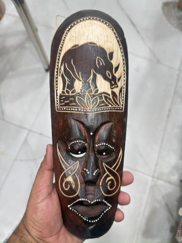 Handgjord tribal trämask vägghängande med djursnideri