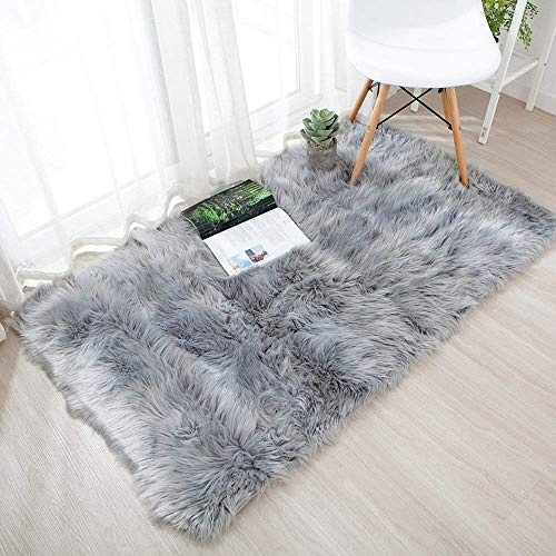 QINGLOU Peau de Mouton synthétique,Cozy Sensation comme véritable Laine Tapis en Fourrure synthétique, Fluffy Soft Longhair Décoratif Coussin de Chaise Canapé Natte (Gris, 60 x 90cm)