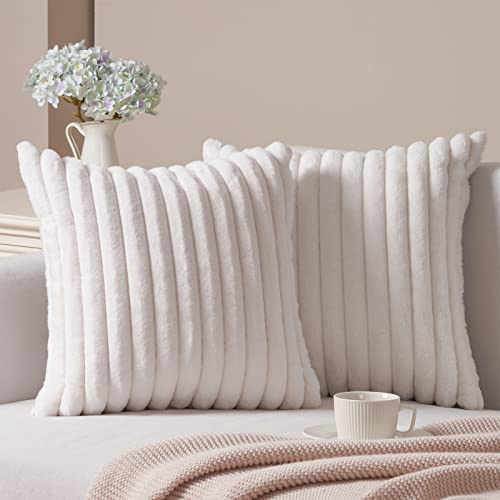 Topfinel Funda Cojin Fur Imitado Felpa Suave Pelo Fundas Cojines 45x45 cm Decoracion de Piel Fundas de Cojines Cuadrados y Pelusas para Sofa Cama Oficina habitacion Blanco 2 Piezas