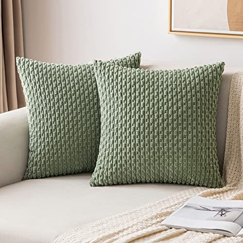 MIULEE Kordsamt Kissenbezug Kissenbezüge Dekorative Kissenhülle Moderne Sofakissen Dekokissen Couchkissen Zierkissen Weicher für Sofa Wohnzimmer Schlafzimmer 2er Set 45x45 cm Grasgrün