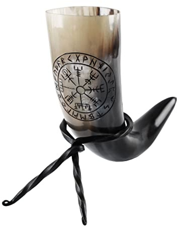 Battle-Merchant | Högkvalitativ viking drickhorn med stativ och vegvísirmotiv | nötkreaturshorn graverad i en uppsättning med hornstativ | Medeltida methorn upp till 300 ml