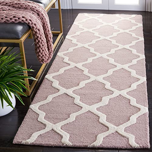 Safavieh Trellis Indoor Hand Tufted Runner Area Rug, Cambridge Collection, CAM121, in Beige / Ivory, 76 X 244 cm for Living Room, Bedroom or Any Indoor Space