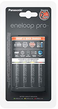 Panasonic eneloop, Intelligentes Schnellladegerät mit 4x eneloop pro AA (2.500 mAh, 500 Ladezyklen), K-KJ55HCD40E
