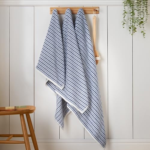 Catherine Lansfield Rice Weave Stripe Cotton 70x127cm Bath Towel Blue