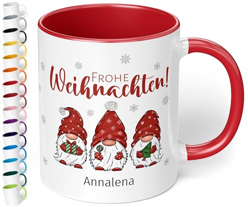 True Statements Weihnachtstasse mit Namen „Frohe Weihnachten!“ - mit 3 Wichtel-Motiv - 330ml - personalisierter Keramik Kaffeebecher mit Spruch – individuelles kleines Geschenk zu Weihnachten (Rot)