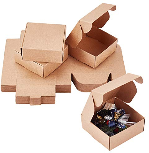 PandaHall 50 Stück Kraft Gastgeschenke Geschenkboxen Quadratische Präsentation Kleine Boxen Einfache Montage Für Süßigkeiten DIY Hochzeits Schmuck Einladung Geschenk Party Fest, 8.5x8.5x3.5cm