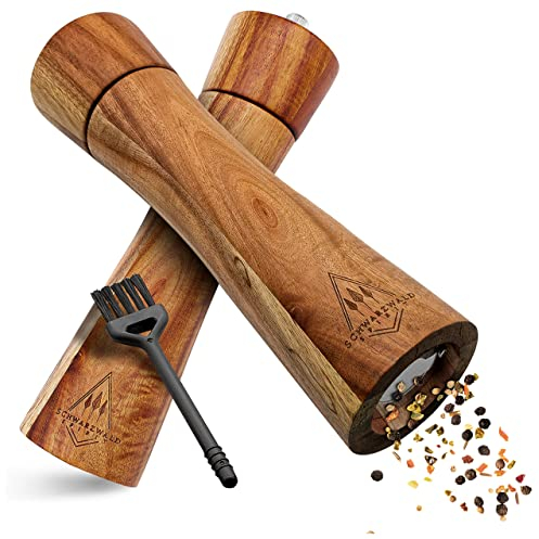 Schwarzwald Spirit - Macinasale e macinapepe in legno con meccanismo in ceramica + pennello per la pulizia gratis - Set saliera e pepiera ricaricabili, Legno, marrone