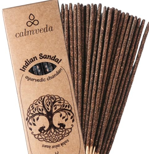 CALMVEDA Incienso de Sándalo Natural Indio, Varillas para Limpieza energética. Aroma Dulce de Chandan auténtico, Ideal para meditación, Yoga y relajación. Kit Artesanal con 24+ Piezas.