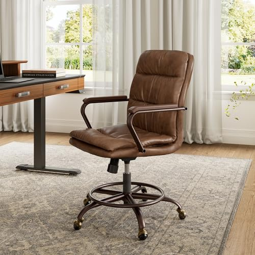 EUREKA ERGONOMIC Chaise de Bureau Pivotante, Style Médiéval Rétro Moderne Fauteuil de Bureau en Cuir PU, Fauteuil en Hauteur Réglable, pour Office/Salon/Chambre, Capacité 125 KG - Marron