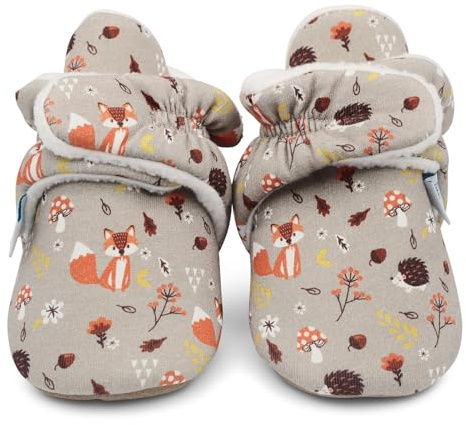 Dotty Fish Chaussures. Chaussons pour bébés avec semelles en daim. Doublure chaude en polaire. Bottines pour les premiers pas de bébé. Brun avec des animaux de la forêt. 0-6 Mois