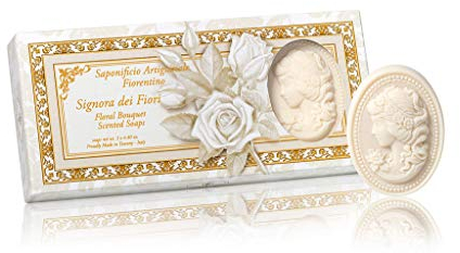 Dame der Blumen, Designer Naturseife mit inspririendem Blumen-Duft, oval mit Relief einer Kamee, Geschenkverpackung mit drei Seifenstücken, 3 x 125 g