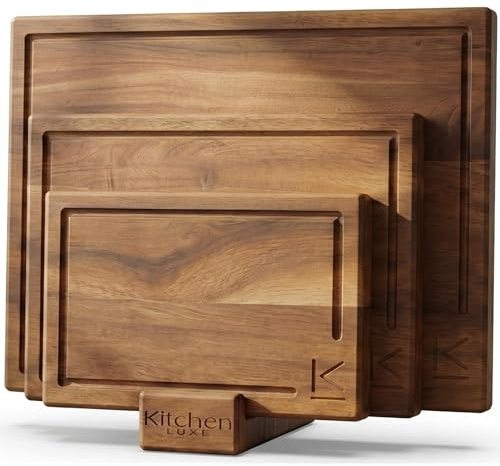 Kitchen Luxe Set aus 3 natürlichen Akazienholz Schneide- und Hackbrettern mit Halter – Holzbrett Küche, Holzschneidebrett Set, Akazienholz Schneidebrett, Holzbretter für Küche (Groß, Mittel und Klein)