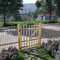 Homgoday Gartentor Zauntor Einflügelig Gartentür Zauntür Pforte Holztor Hoftür Tür Tor Gartenpforte Einfahrtstor für Garten Zugang Terrasse Haselnussholz 100×120 cm