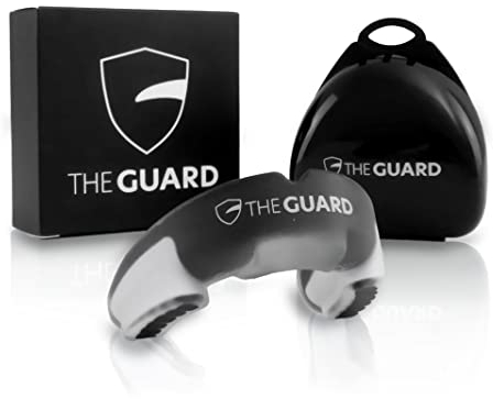 The Guard – Mundschutz für Kontaktsportarten jeder Art, inkl. Aufbewahrungsbox I Individuell anpassbar, BPA frei & geschmacksneutral I Sport Zahnschutz für Boxen, Kampfsport & Hockey I Black/White