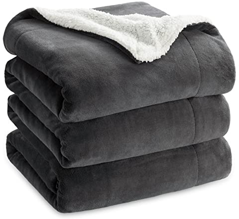 Bedsure Pläd fleecefilt – pläd för soffa, 2 personer, varmt sofföverkast, dubbelsidigt vändbar sherpafilt (antracit, 230 x 270 cm)