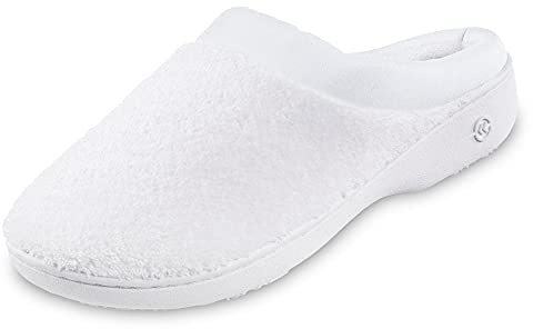 isotoner Pantoufles rembourrées en éponge et satin avec mousse à mémoire de forme pour intérieur/extérieur, blanc, 3.5/4 UK