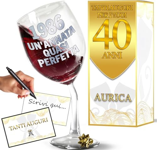 Aurìca Calice Vino Personalizzato 40 ANNI - Bicchiere Piegato Da 440ml In Cristallino Per 40 Anni Di Compleanno Donna E Uomo Con Scatola Regalo Inclusa - Regalo Originale 1985 Un’Annata Quasi Perfetta
