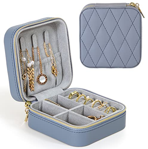 KAMIER Kleine Schmuckkästchen für Damen, Tragbarer Reise Schmuckbox, PU Leder Mini Schmuckaufbewahrung für Ohrringe, Ringe, Halsketten, Blaugrau