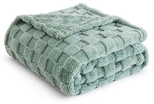BEDSURE Kuscheldecke Flauschig - Fleecedecke & Wolldecke, Sofadecke, Schachbrettmuster Tagesdecke, Weiche Warme Karierte Decken für Zimmer Deko, Wohn- & Kuscheldecken, Grün, 130 x 170 cm