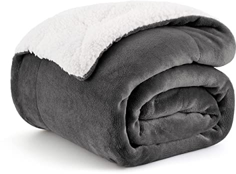 Bedsure Sherpa Fleece Throw Blanket - Thick and Warm, Fluffy Microfiber Solid & Soft Blankets for Bed and Couch Double/Twin Size, Dark Grey, 150x200cm