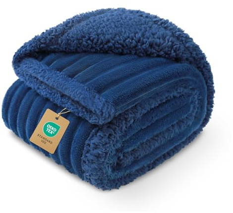 luciphia Coperta Impermeabile per Cani Lavabile,Coperte per Gatti Adatte a Gatti e Cani,Morbida Coperta in Pile Sherpa,la Coperta per Animali Domestici Protegge Letti e Divani,Blu Navy 71 * 102cm