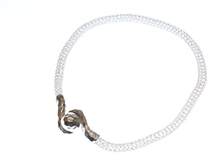 Silberschlange - Choker gehäkelt aus Silberdraht mit ineinandergreifendem Knoten als Eyecatcher und Verschluss