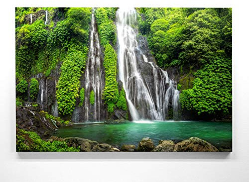 Atemberaubendes Leinwandbild Wald im XXL Format 120x80cm. Das Motiv Tropischer Wasserfall als großes Wandbild. Fertig aufgespannt auf Holzrahmen. Als Hintergrund und Deko für Wohnzimmer & Schlafzimmer
