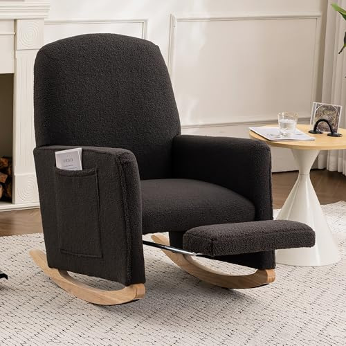 Sedia a dondolo con sgabello per soggiorno – Poltrona relax XXL con tessuto Teddy di alta qualità, struttura ergonomica in legno e meccanismo a dondolo integrato, poltrona da soggiorno di alta