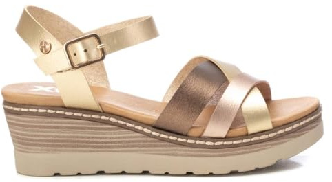 XTI - Sandalia Mujer Oro - Calzado Cómodo y Versátil - Moda casual - Modelo 14285304 (Talla 39)