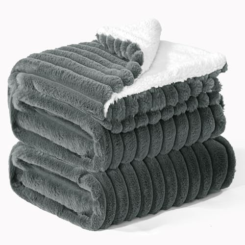 BEDELITE Kuscheldecke Flauschig Decke Groß - Dicke XXL Sherpa Decken Grau 220x240 für Bett, warme Cord Kuscheldecken weiche Fleecedecke Wohndecke als Tagesdecke für Schlafzimmer