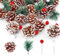 Anstore 115 pigne naturali da 4 a 8 cm, con aghi di pino e bacche sfuse, per corona, decorazioni per albero di Natale, decorazione invernale fai da te